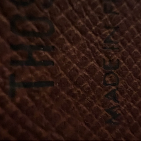 Louis Vuitton St. Cloud Bag - Picture 6 of 16